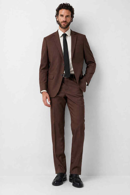 Men’s brown 2-piece tailored suit with notch lapel, two-button jacket, matching trousers, and formal business wedding style.